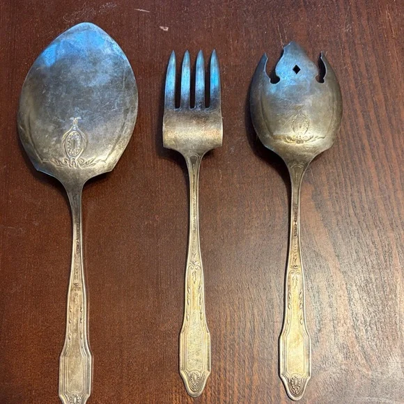 Heirloom Silverplate Serving pieces - Picture 2 of 8